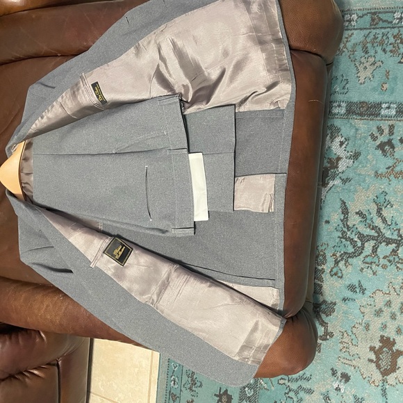 Gray Sports coat size 42 S with pants. FREE TIE with coat!! - Picture 6 of 10